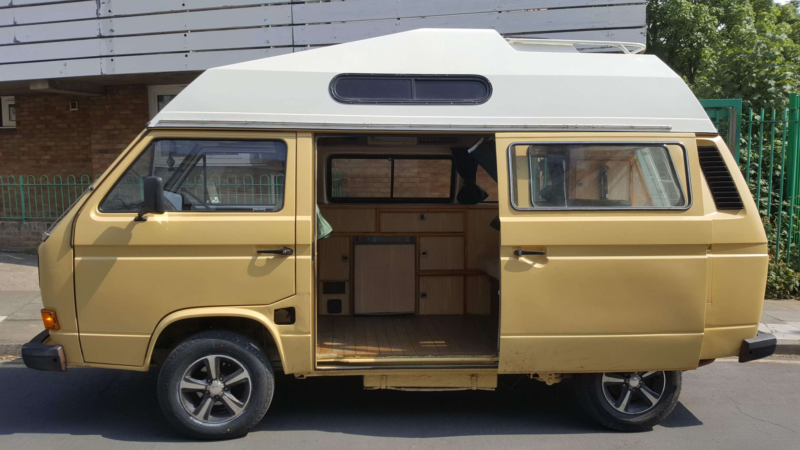 A VW T3 Campervan called Frieda and for hire in London, London